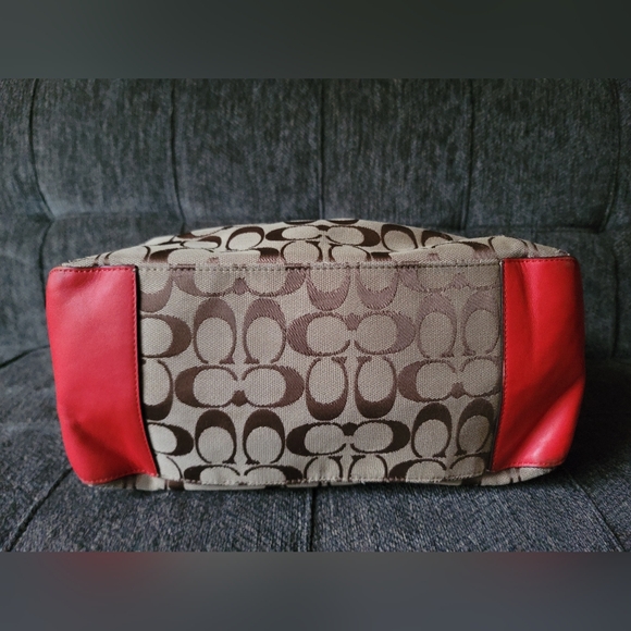 Coach Matching Set, Signature Khaki Tote And Wallet - Picture 4 of 16